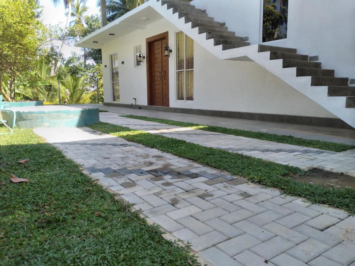 Golden Villa อัมบาลังโกดา ภายนอก รูปภาพ