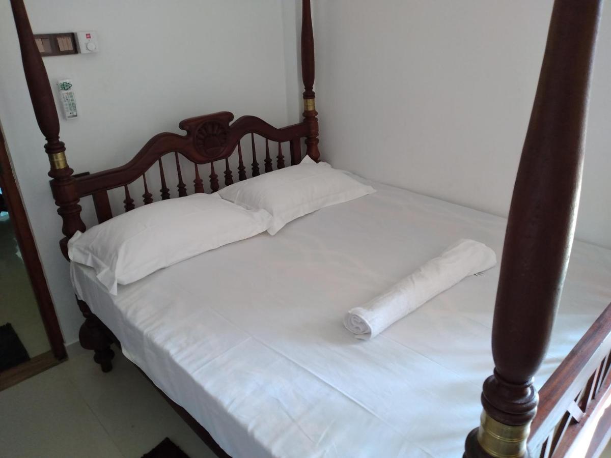 Golden Villa อัมบาลังโกดา ภายนอก รูปภาพ
