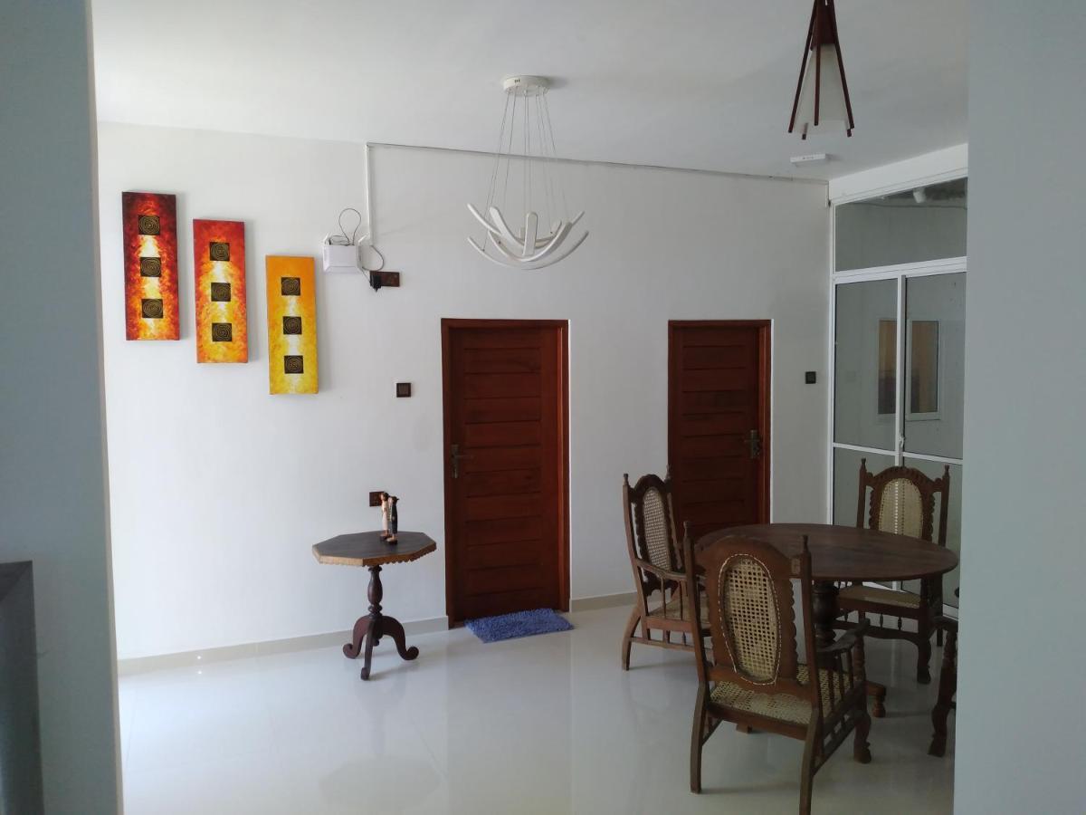 Golden Villa อัมบาลังโกดา ภายนอก รูปภาพ