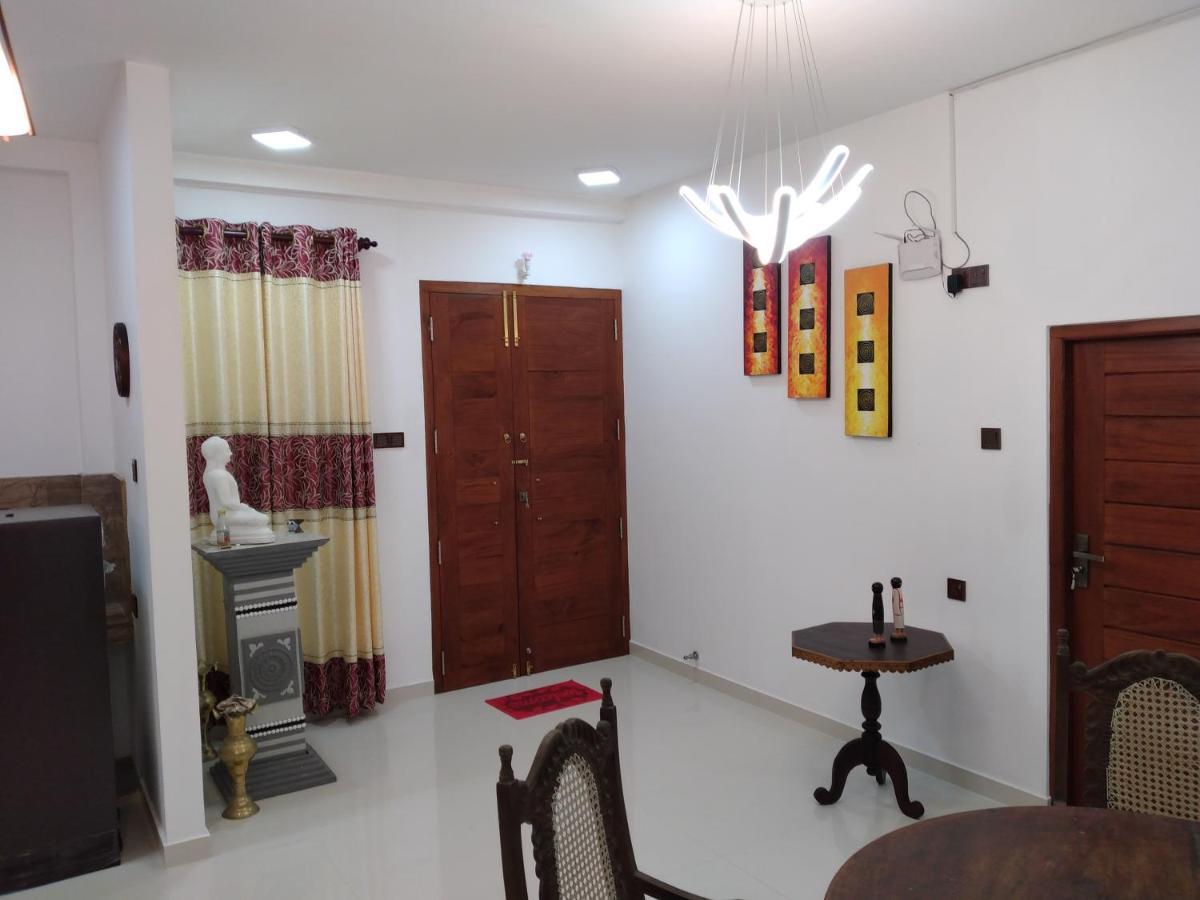 Golden Villa อัมบาลังโกดา ภายนอก รูปภาพ